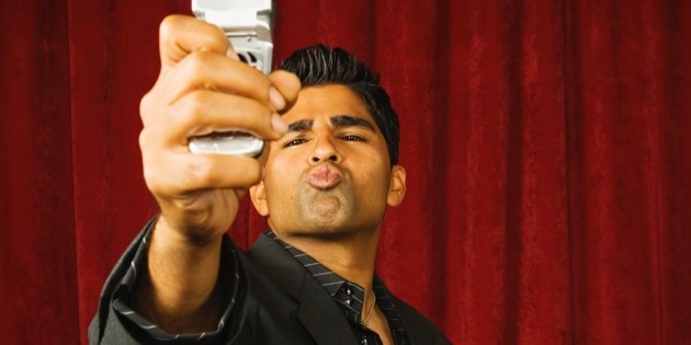 9714-man-vain-selfie-big.jpg